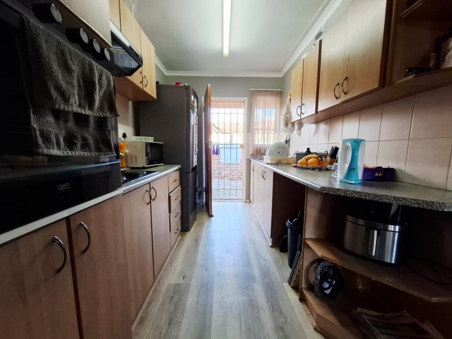 2 Bedroom Property for Sale in Langenhovenpark Free State